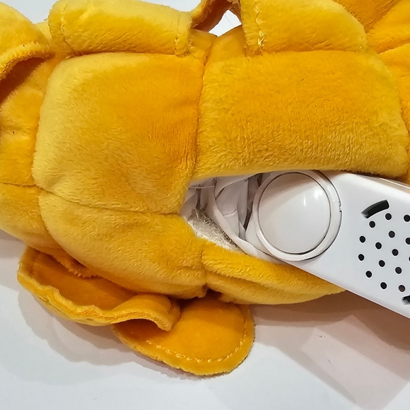 Teddy Ruxpin GRUBBY Hug N Sing  Plush Sings "It's Your Birthday" TESTED! Works - Picture 14 of 14